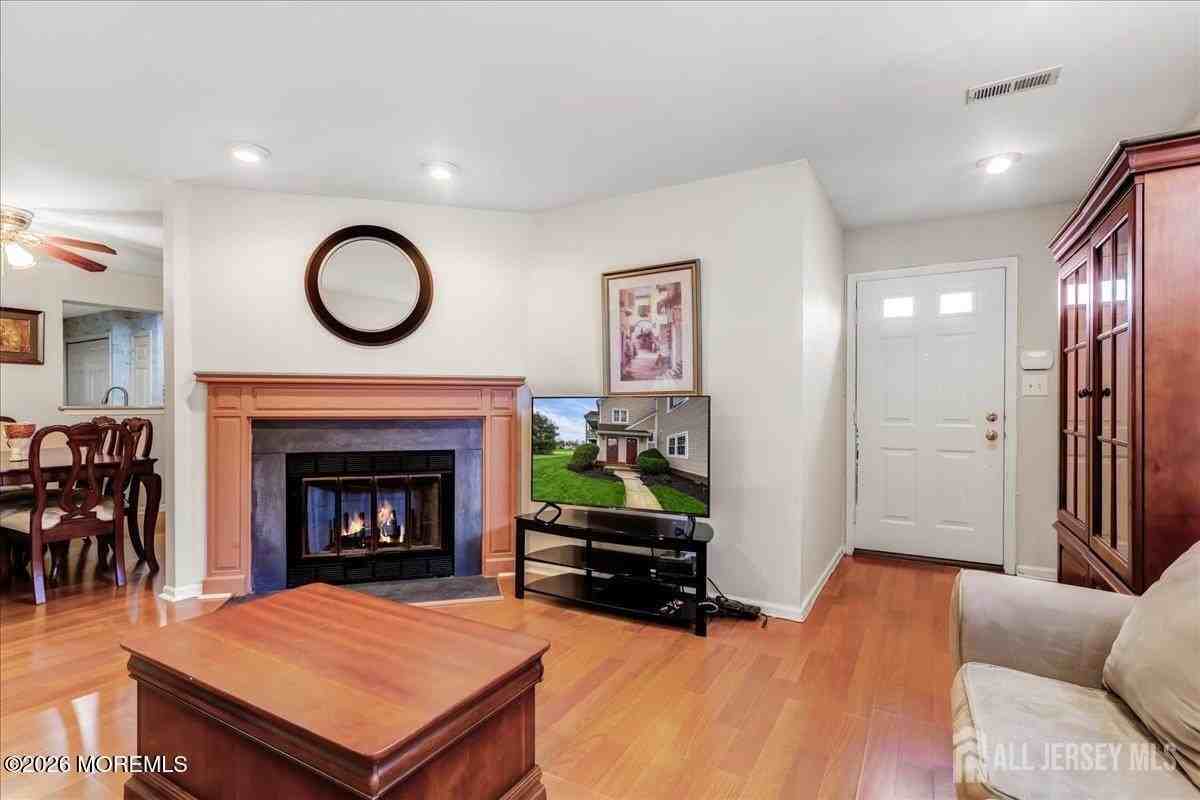 38 Rutland Ln #C - Photo 5 of 17