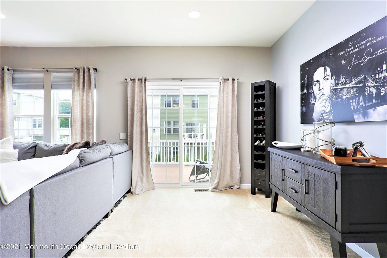 137 Beacon Ln #605 - Photo 7 of 22