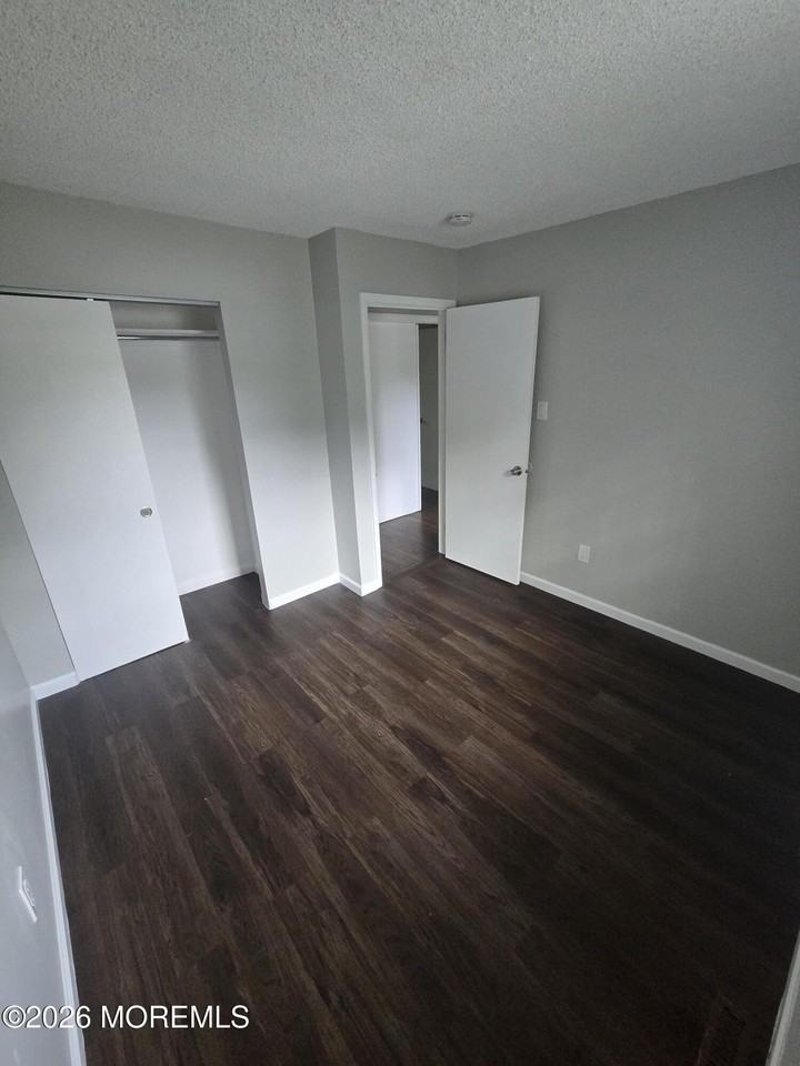151 Shenandoah Blvd - Photo 3 of 9