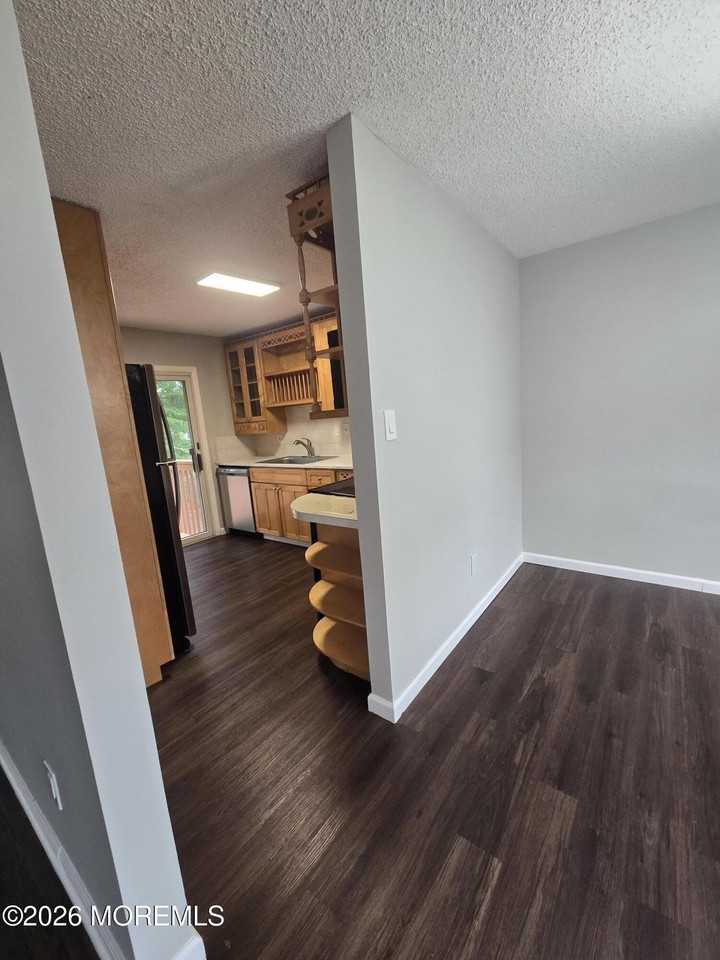 151 Shenandoah Blvd - Photo 5 of 9