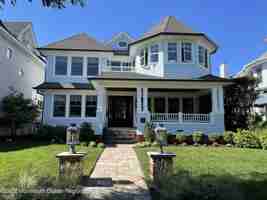 featured image of 117 Sylvania Ave