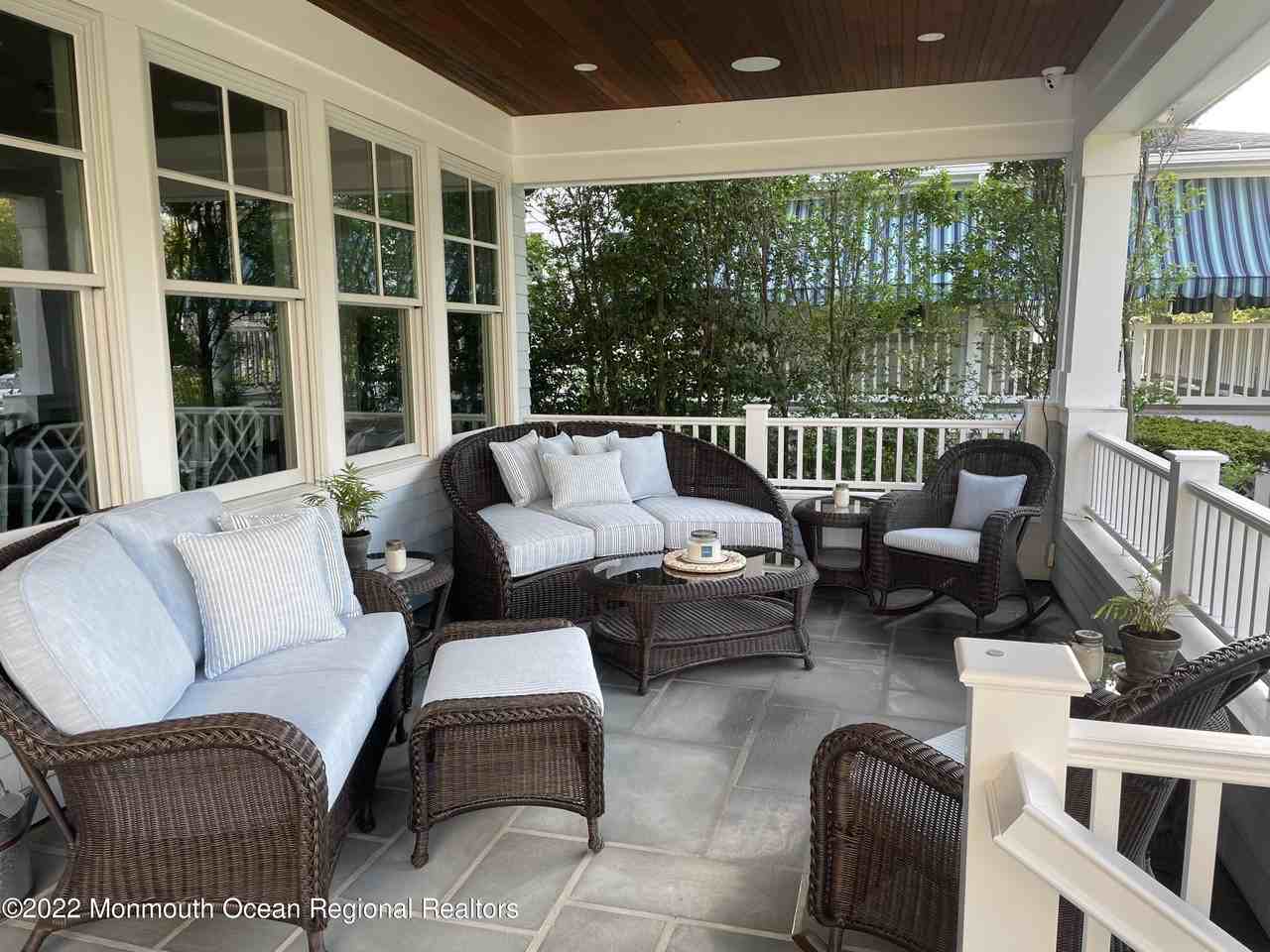 117 Sylvania Ave - Photo 4 of 44