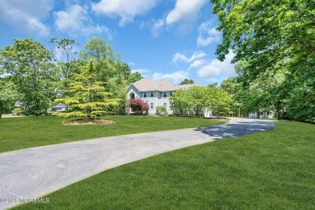 39 Arnold Blvd