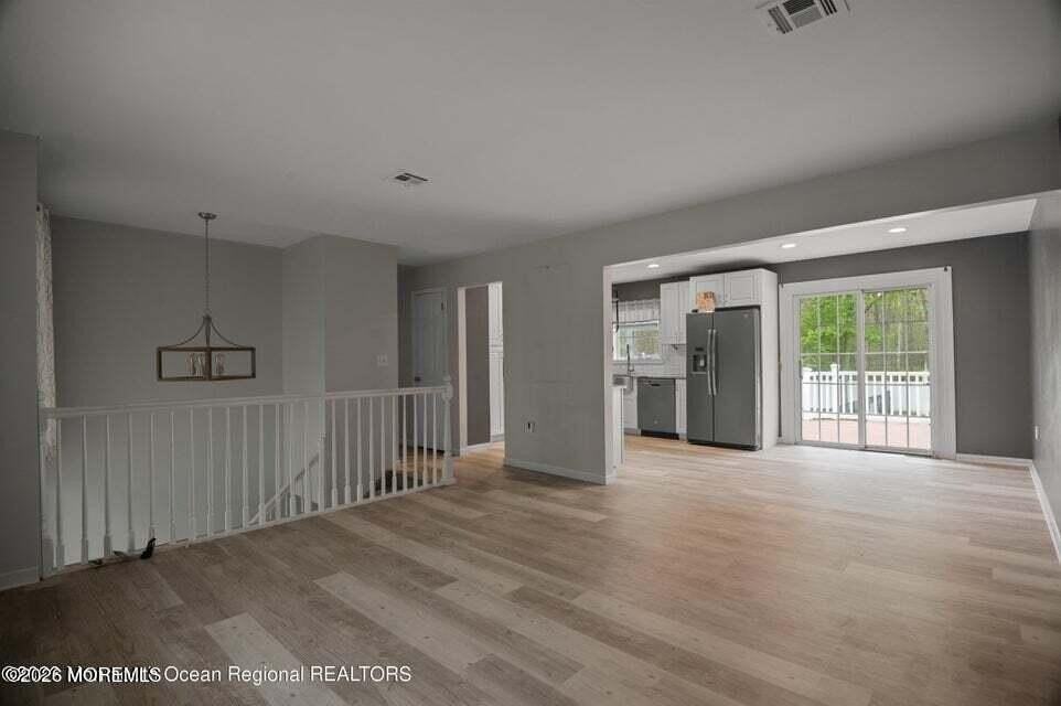 46 Walter Dr - Photo 4 of 21