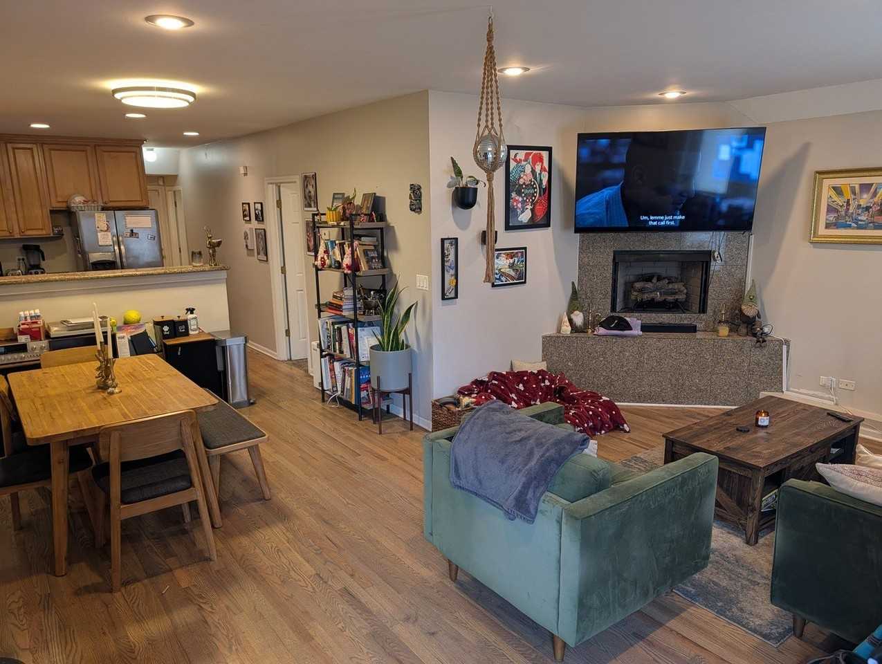 714 N Elizabeth St #1 - Photo 3 of 27