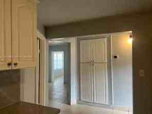 784 Moffett St - Photo 5 of 8