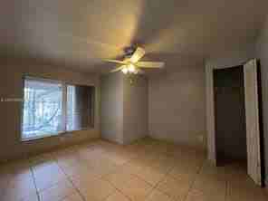 784 Moffett St - Photo 6 of 8