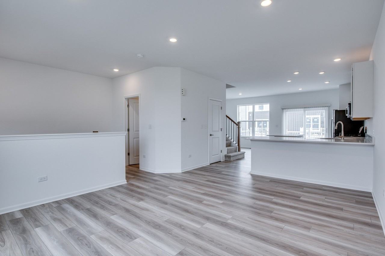 14934 S Mccarthy Cir #14934 - Photo 4 of 22