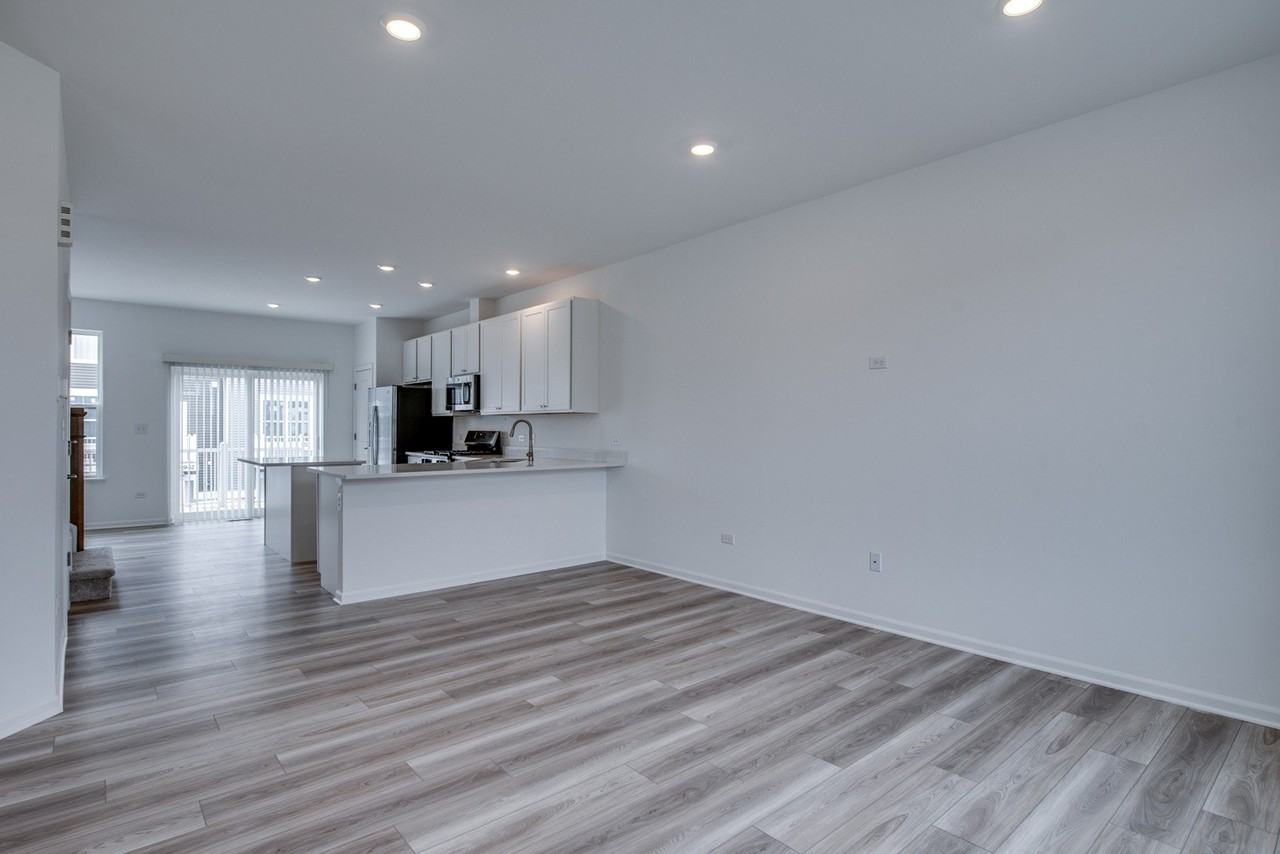 14934 S Mccarthy Cir #14934 - Photo 5 of 22
