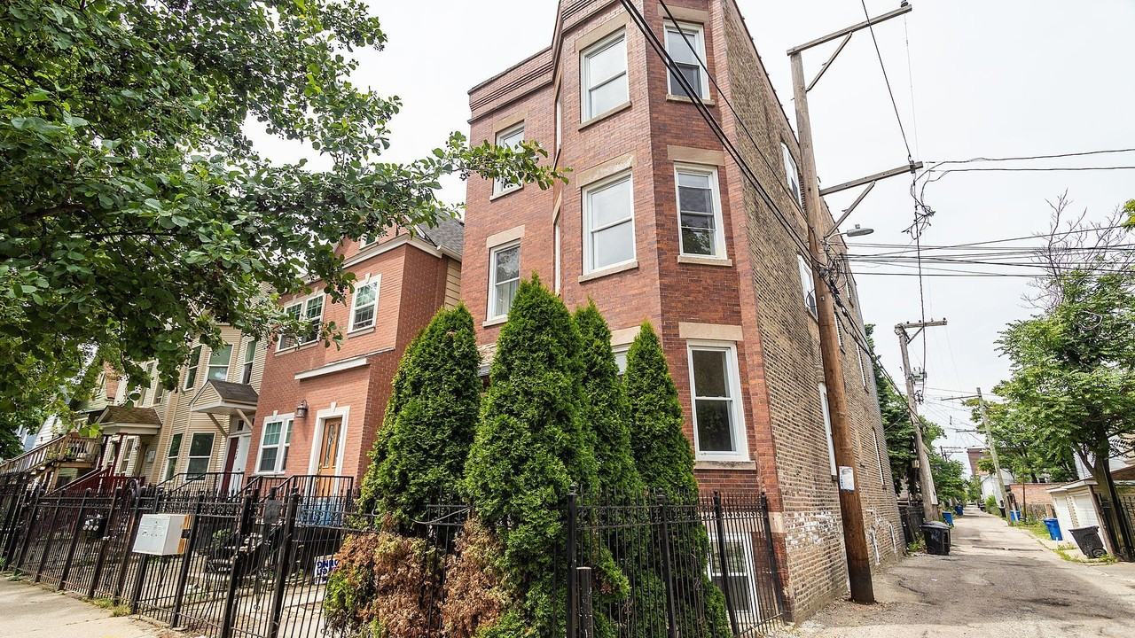 1840 N Saint Louis Ave #1 - Photo 2 of 27