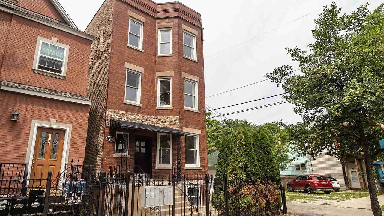 1840 N Saint Louis Ave #1 - Photo 3 of 27