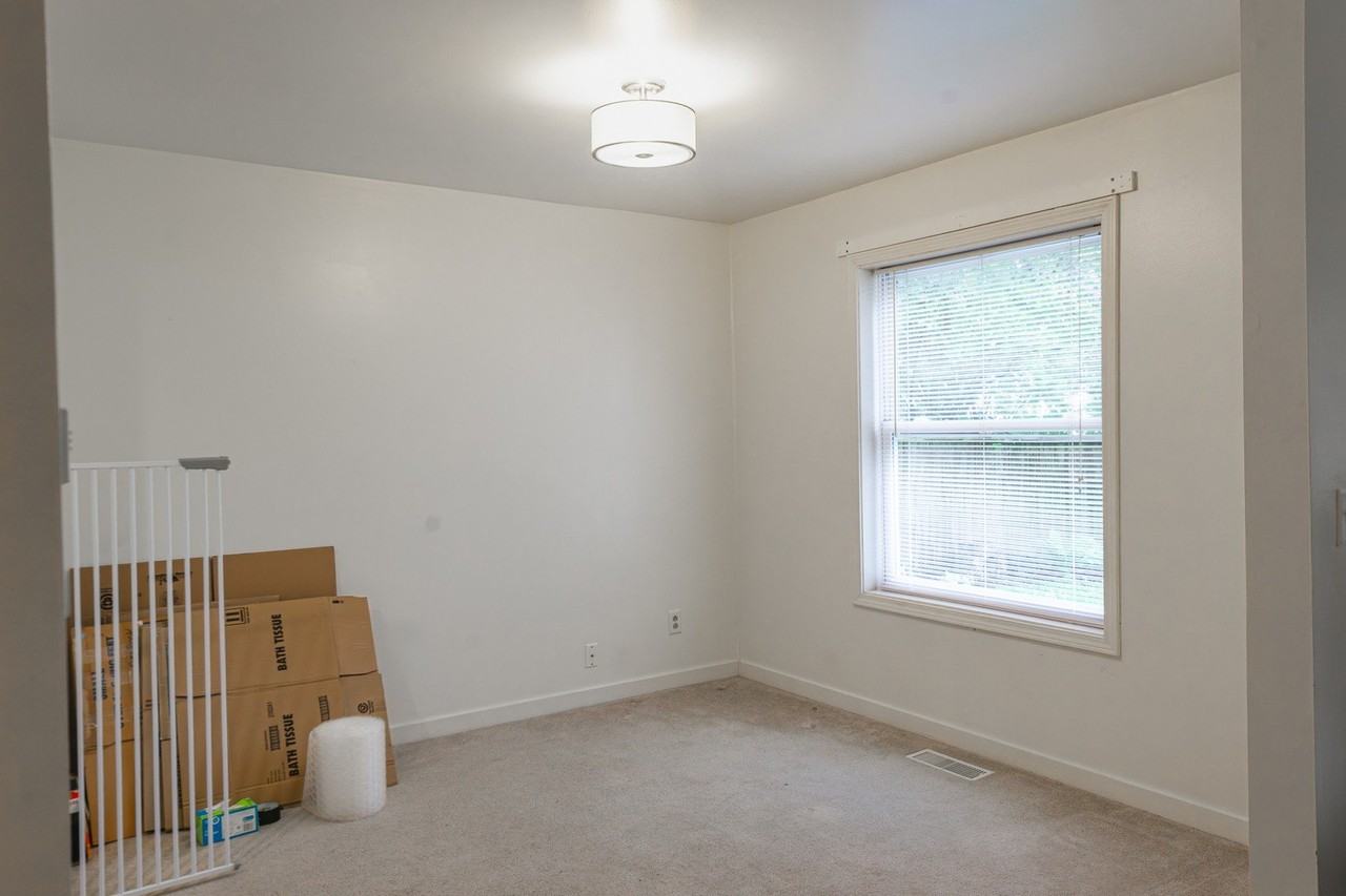 1105 E Florida Ave #B - Photo 3 of 16