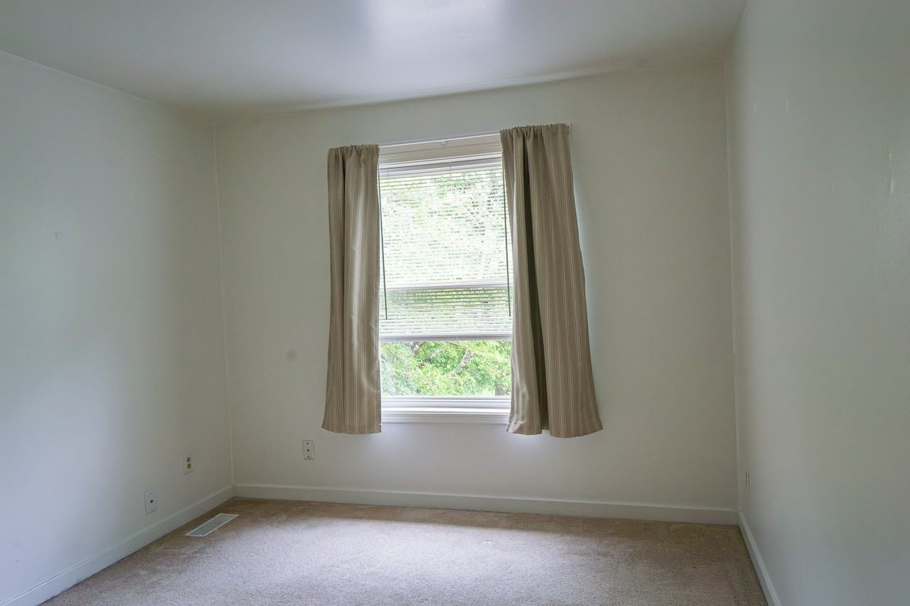 1105 E Florida Ave #B - Photo 7 of 16