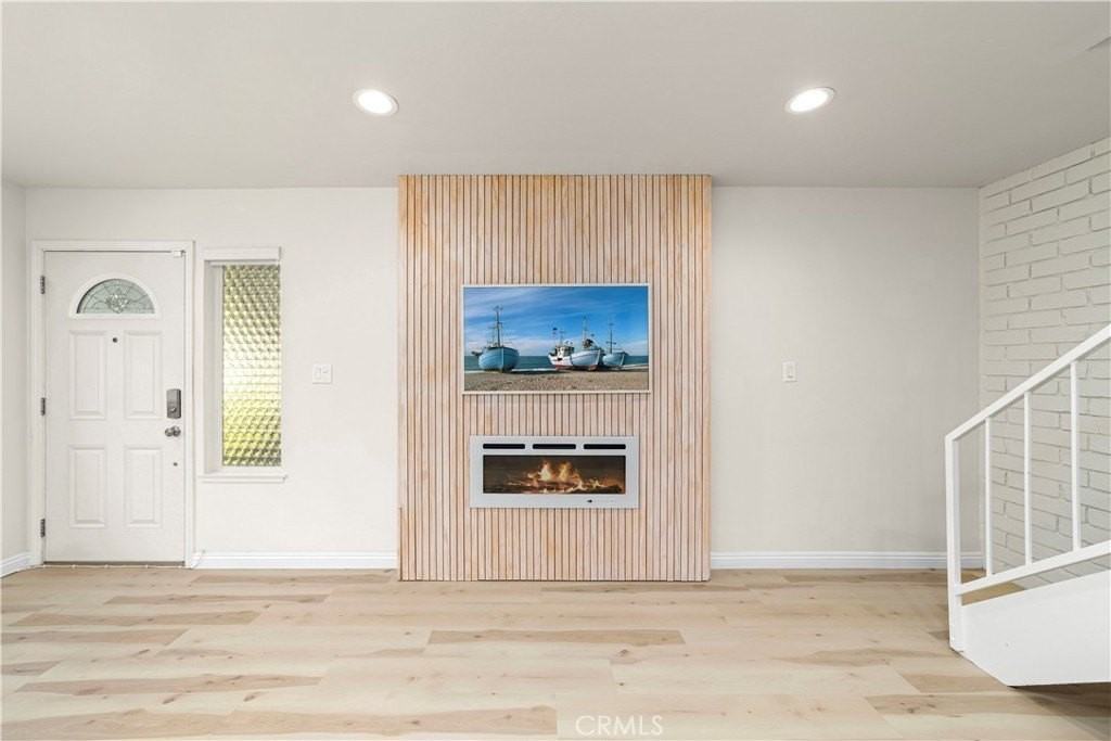 2438 Pepper St - Photo 5 of 26