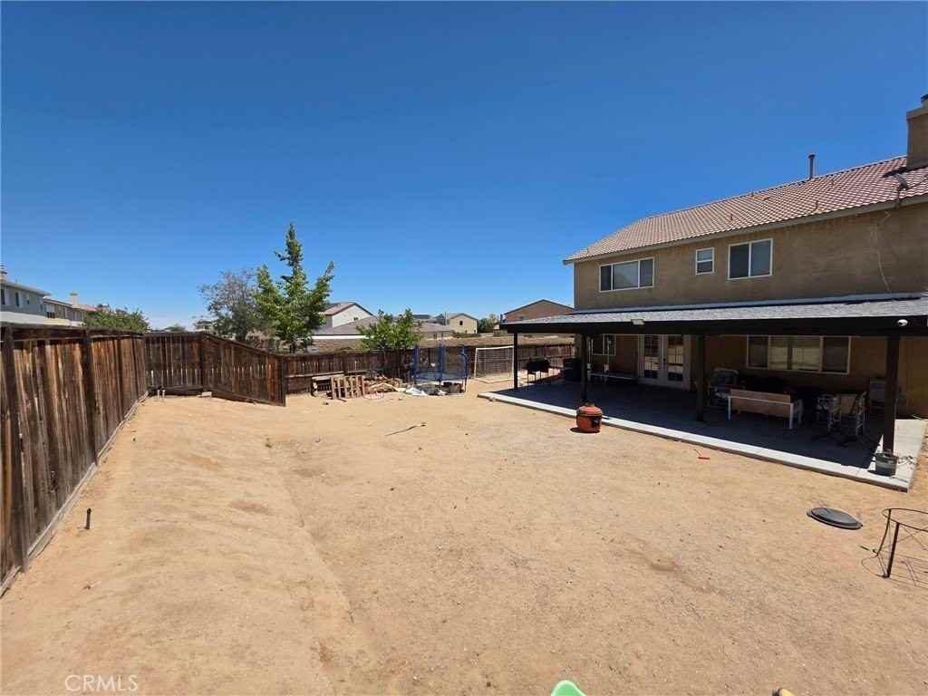 10184 Marissa Ct - Photo 2 of 19