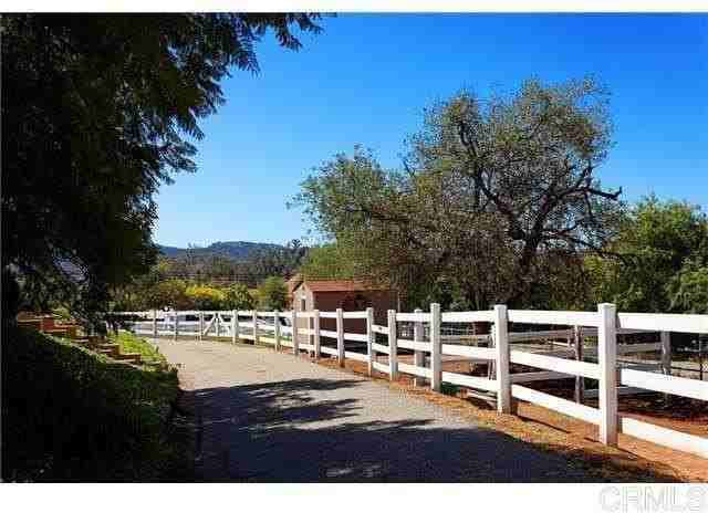 14946 Fruitvale Rd - Photo 3 of 20