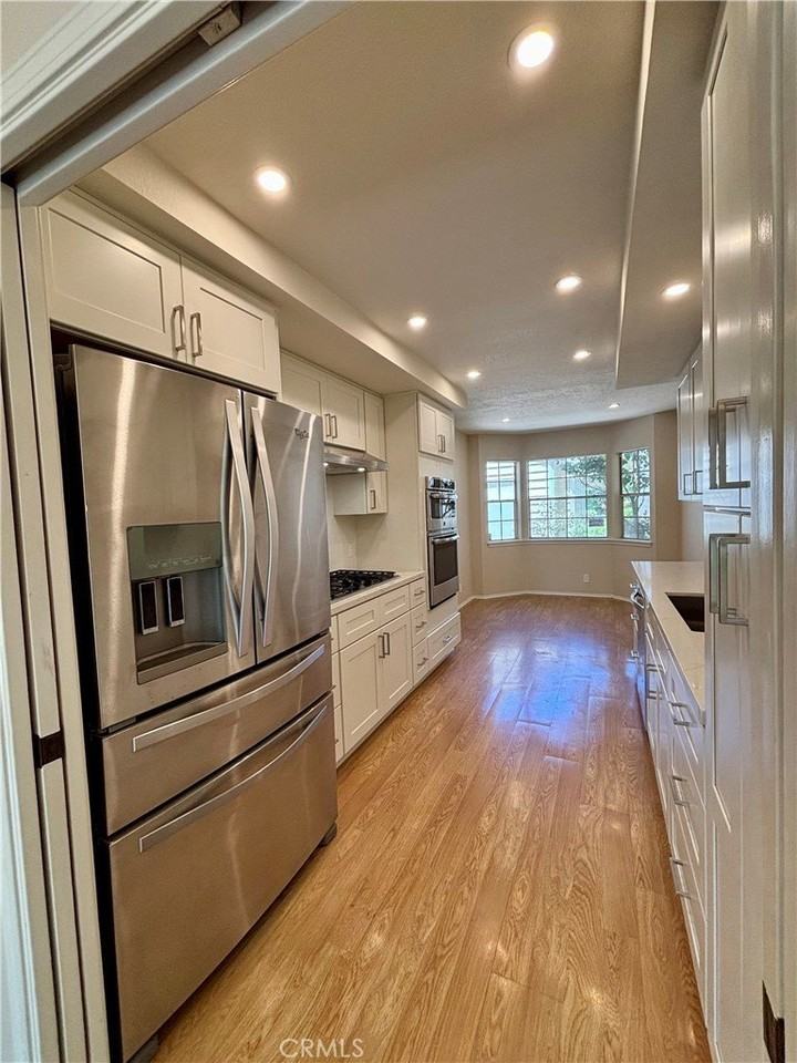 451 Medford Ct #102 - Photo 6 of 42