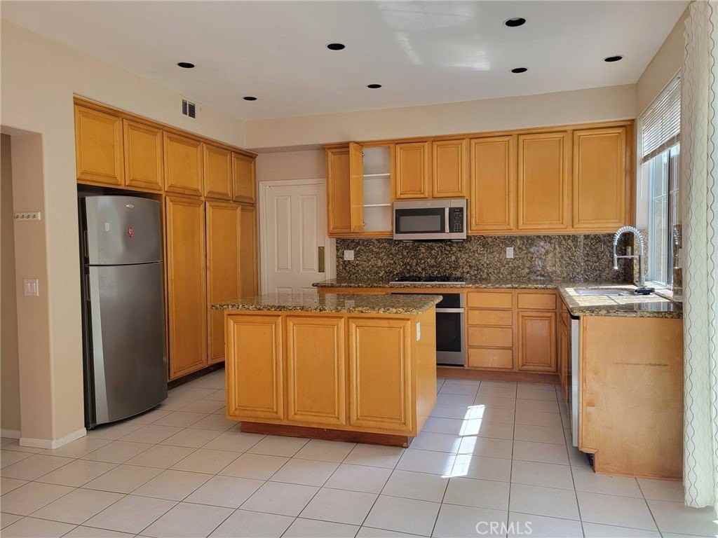 10 Del Ventura - Photo 5 of 16