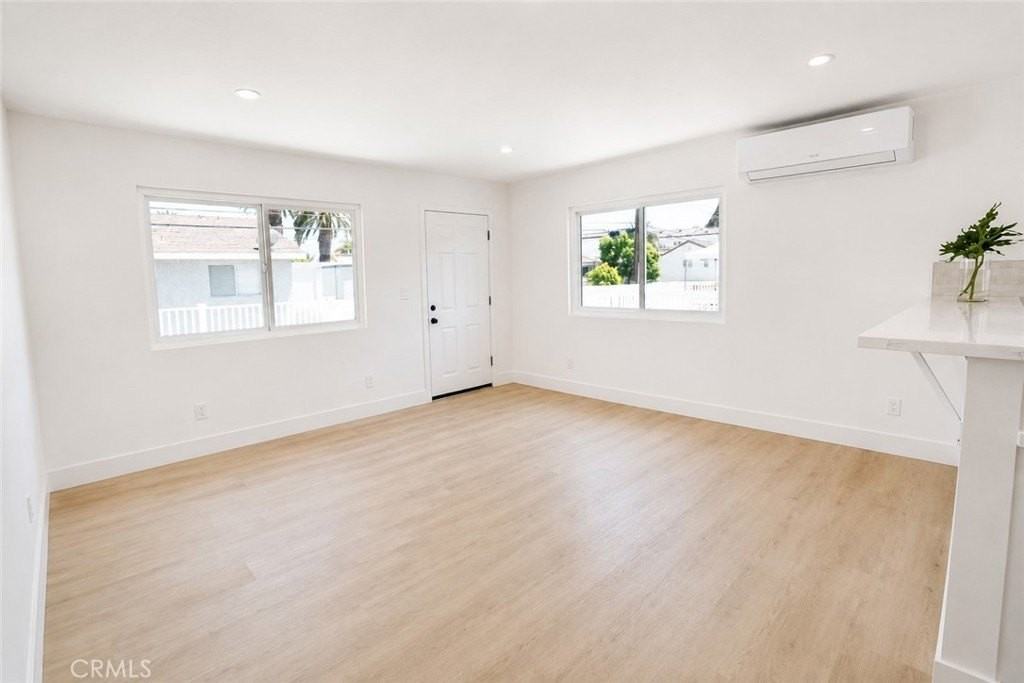 522 17th St #C - Photo 5 of 26