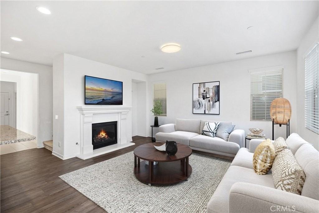 68 Fosco St - Photo 7 of 30