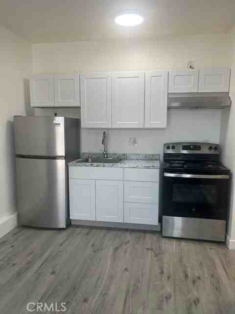 10847 Rosecrans Ave - Photo 2 of 8