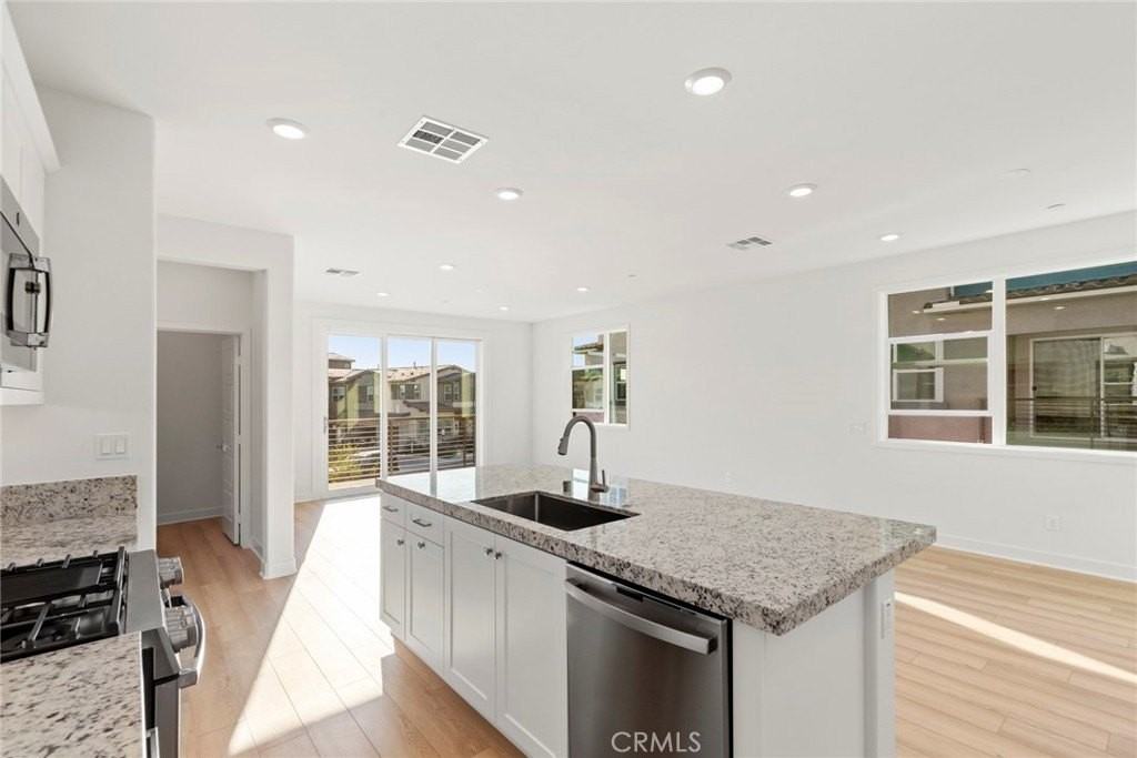 234 Siena - Photo 6 of 22