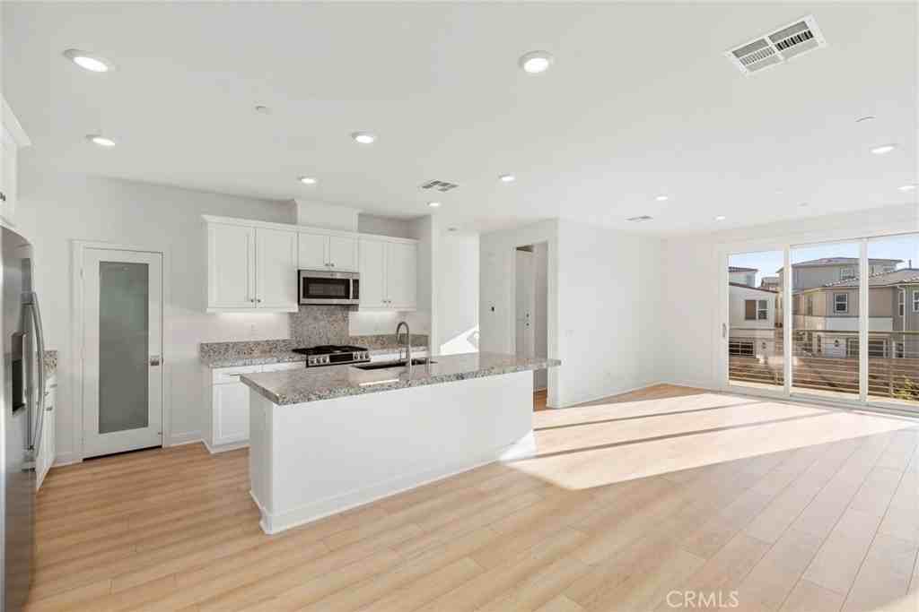 234 Siena - Photo 7 of 22