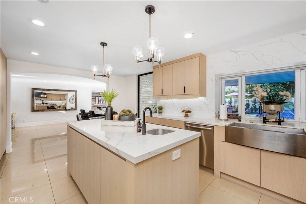 3677 Eddingham Ave - Photo 3 of 16