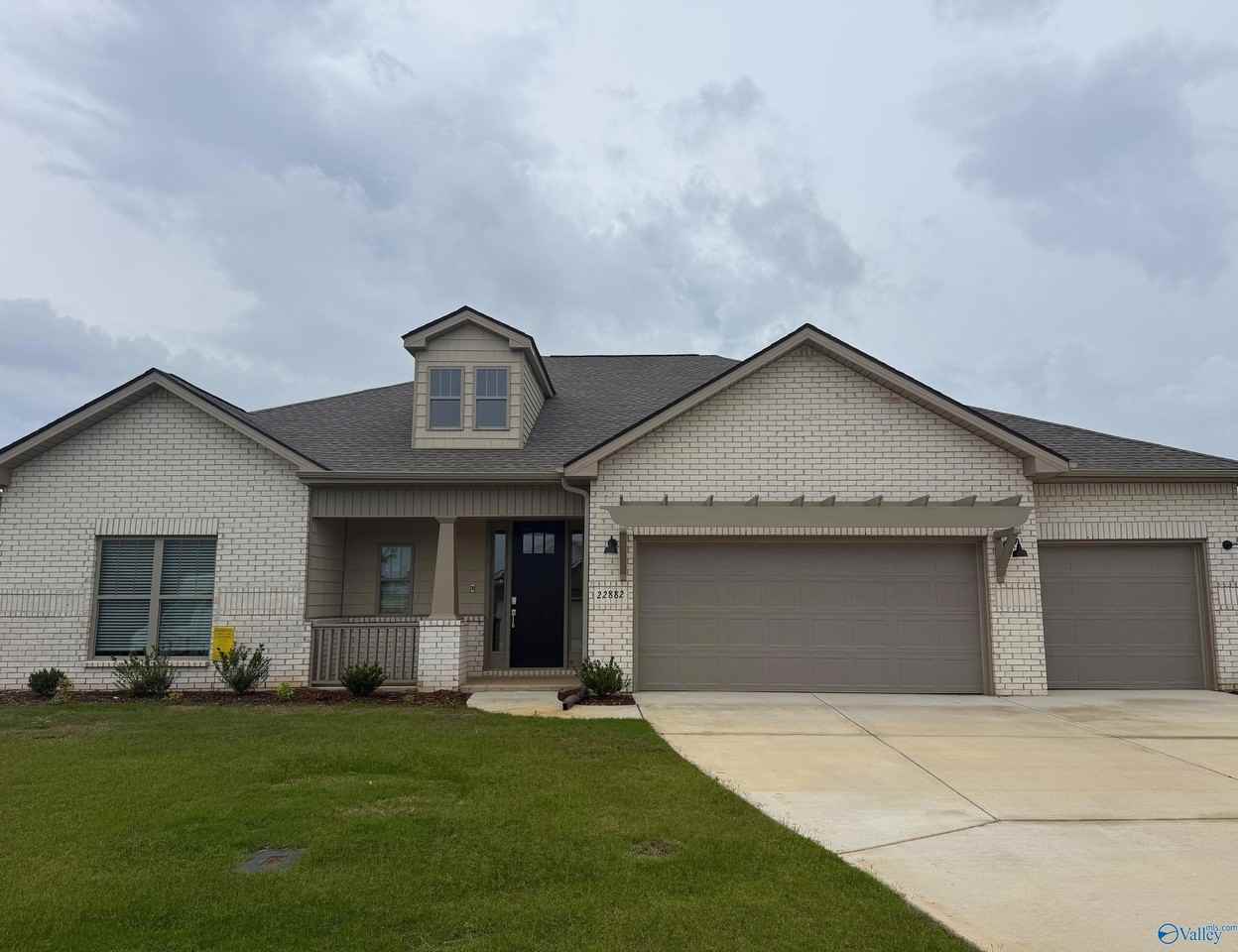 22882 Ansley Dr - Photo 3 of 16