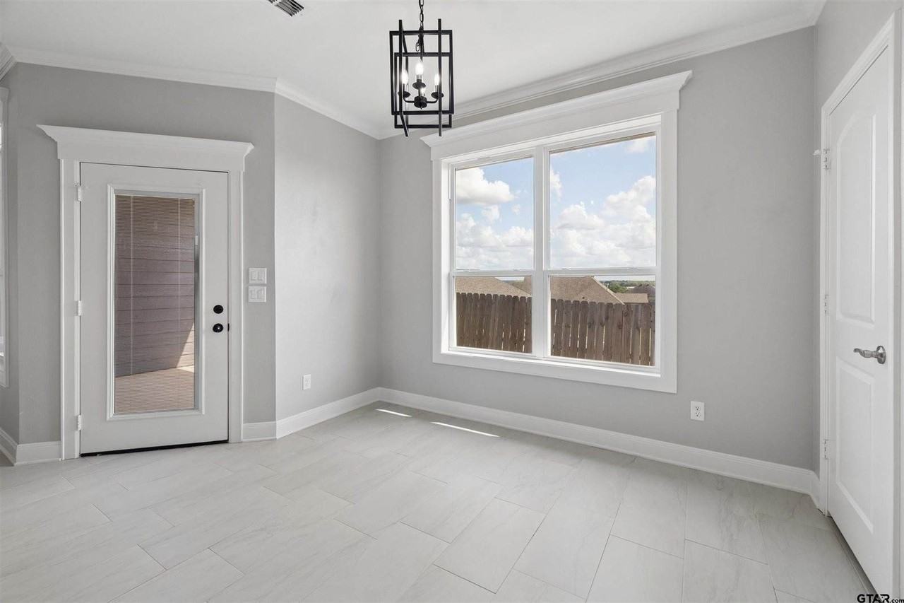 629 3rd St - Photo 6 of 18