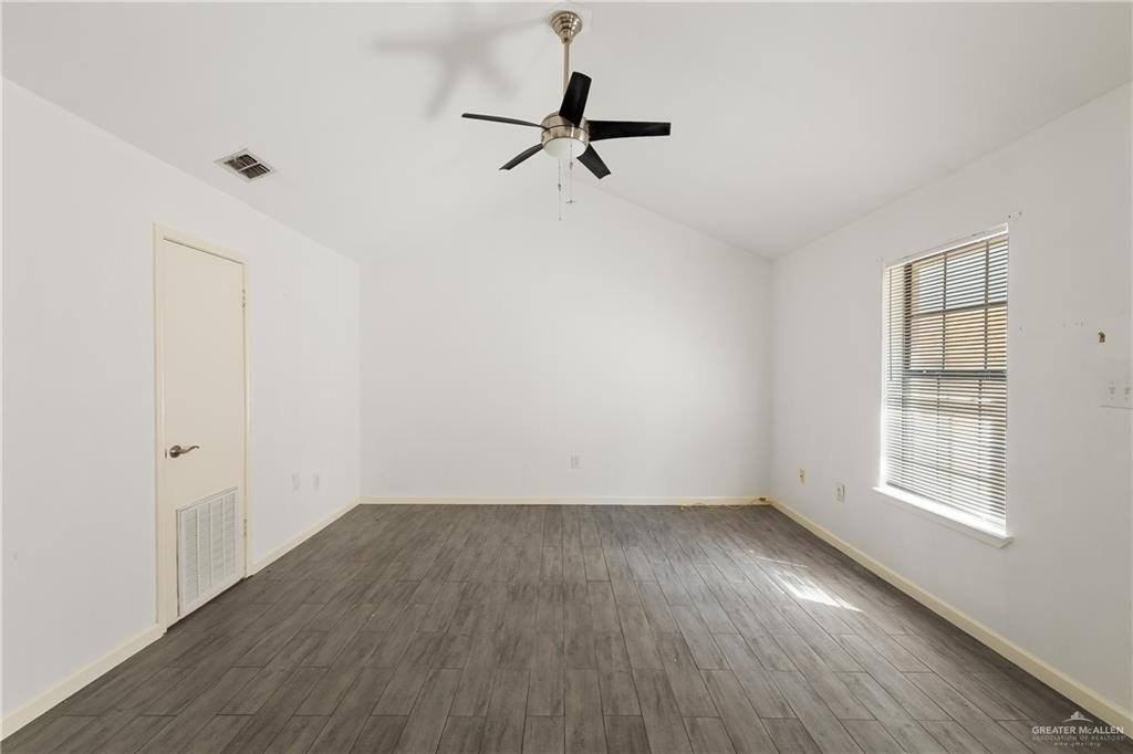 901 Galveston Ave #C - Photo 5 of 13