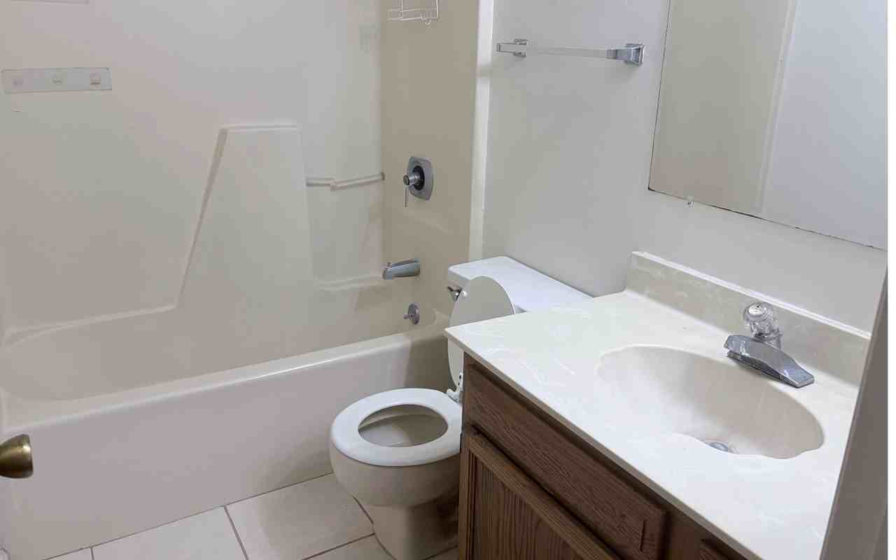 3839 3784 NW HUNTSBORO ST APR 101 - Photo 7 of 7