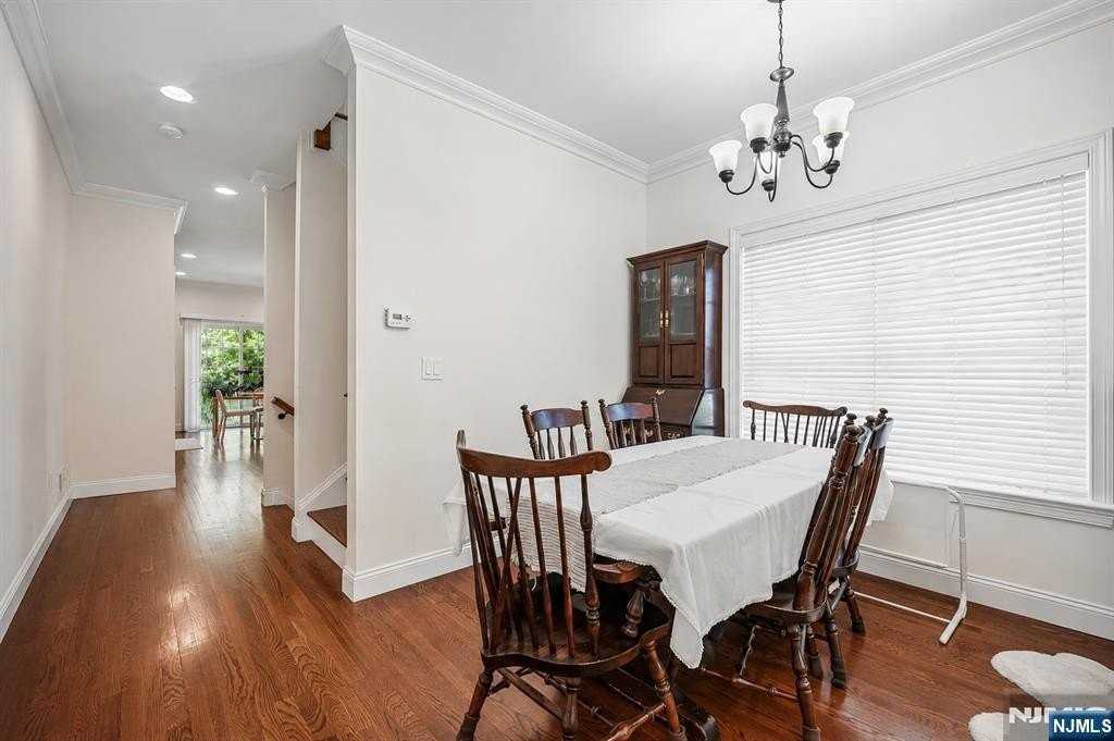 39 Grove St #B - Photo 6 of 24