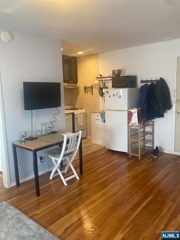 3001 Edwin Ave #3J - Photo 7 of 18