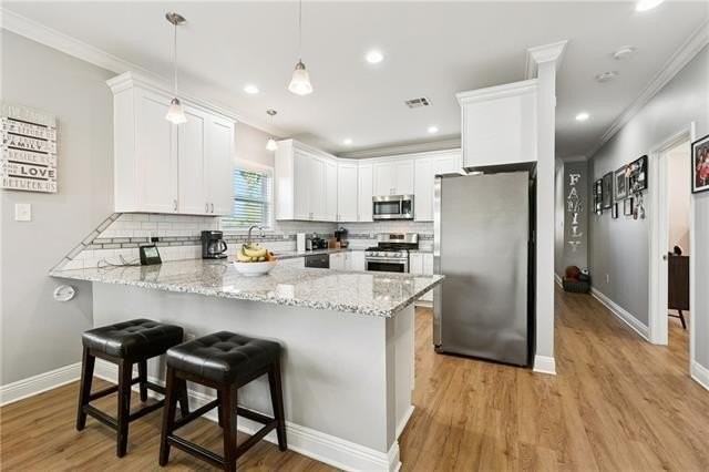 3136 Lexington Ave - Photo 4 of 15