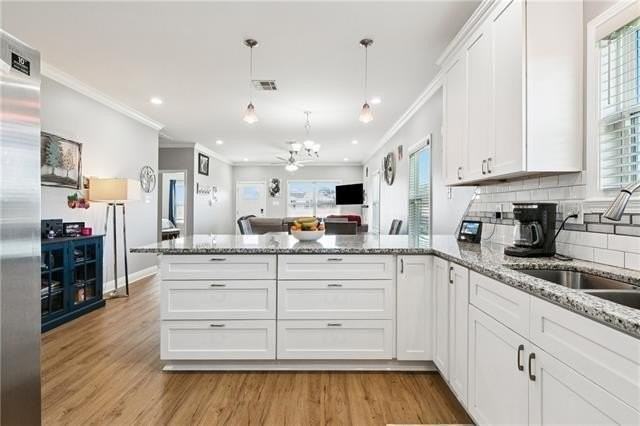 3136 Lexington Ave - Photo 5 of 15