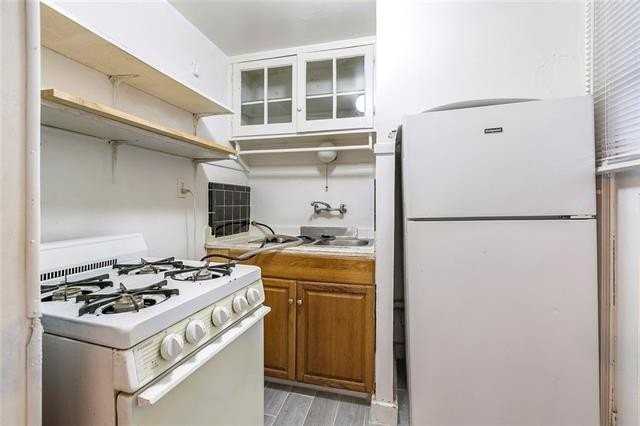 1826 Moss St #B - Photo 4 of 6