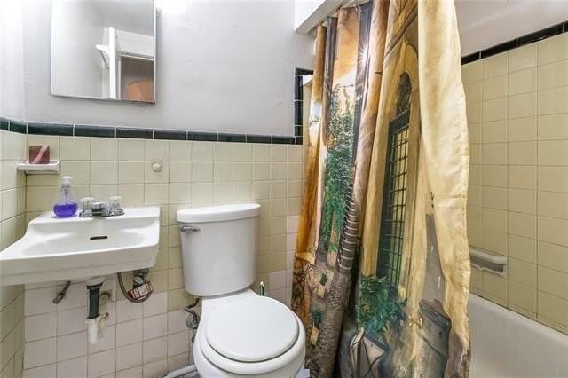 1826 Moss St #B - Photo 5 of 6