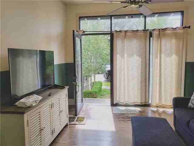 4621 Chestnut St - Photo 2 of 12