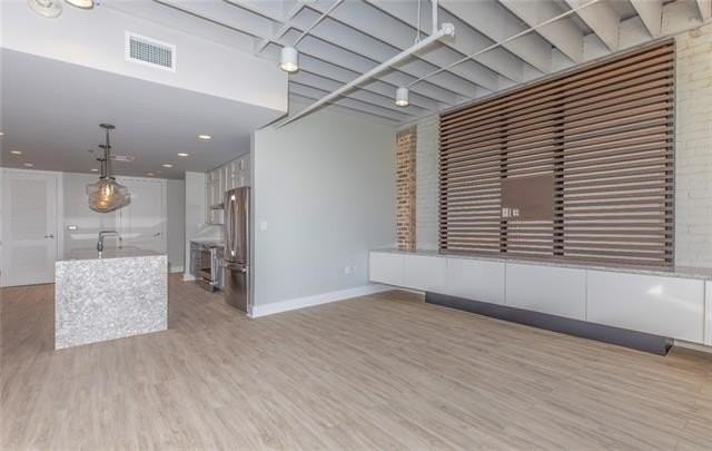 818 Howard Ave #301 - Photo 2 of 16