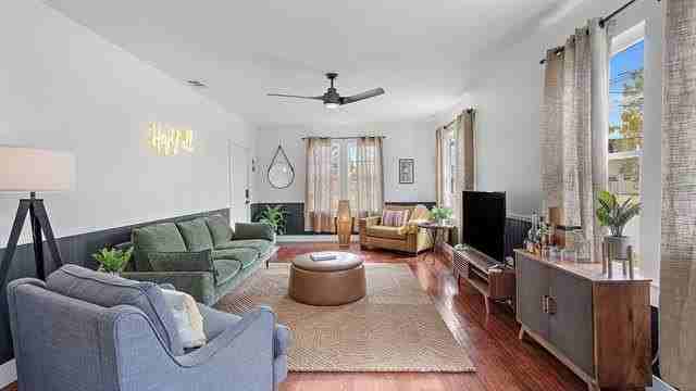 212 S Oak St - Photo 6 of 20