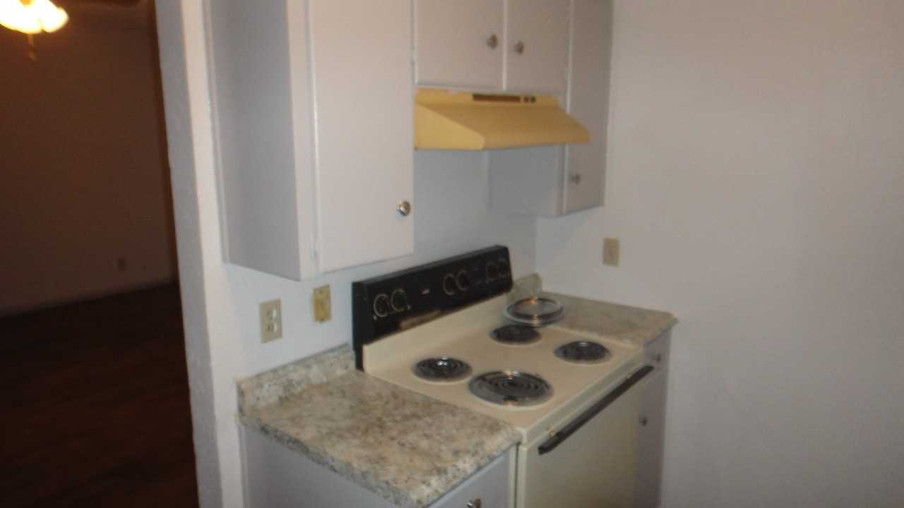 1115 Collier St - Photo 2 of 7