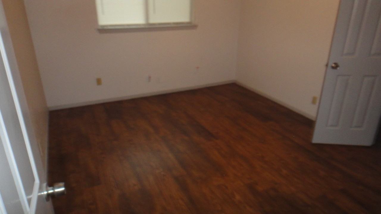 1115 Collier St - Photo 4 of 7