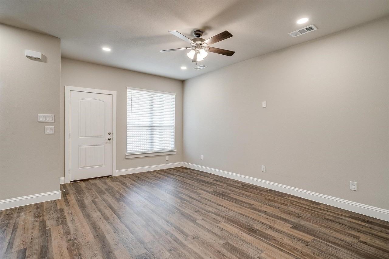 544 Lake Point Dr - Photo 7 of 36
