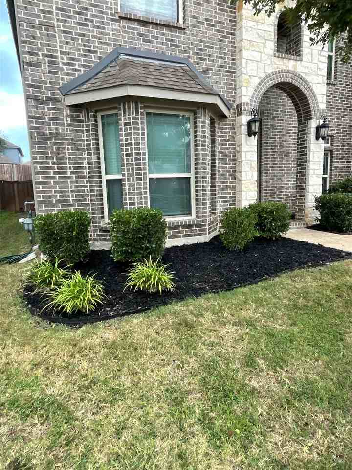 1221 Hoyt Dr - Photo 2 of 40