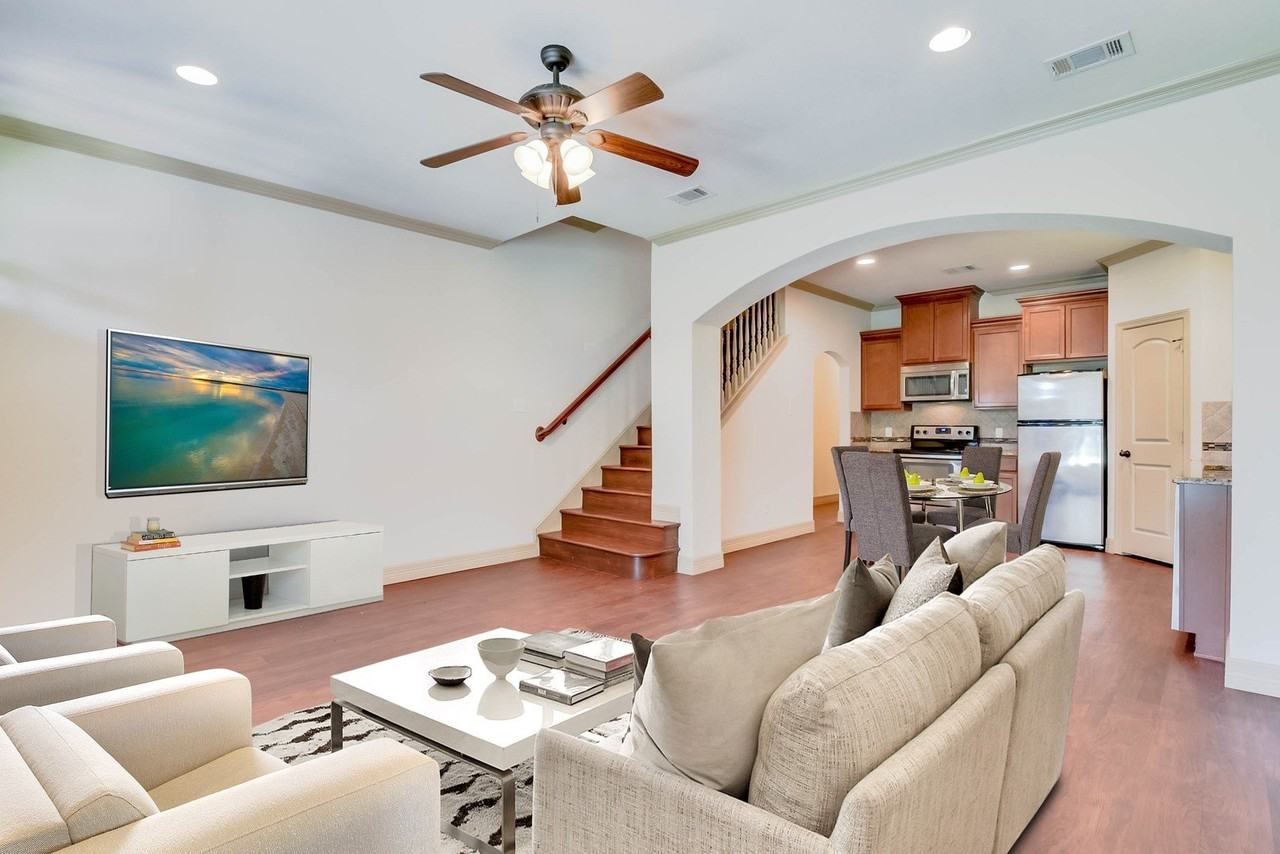 2724 Forest Park Blvd - Photo 3 of 6