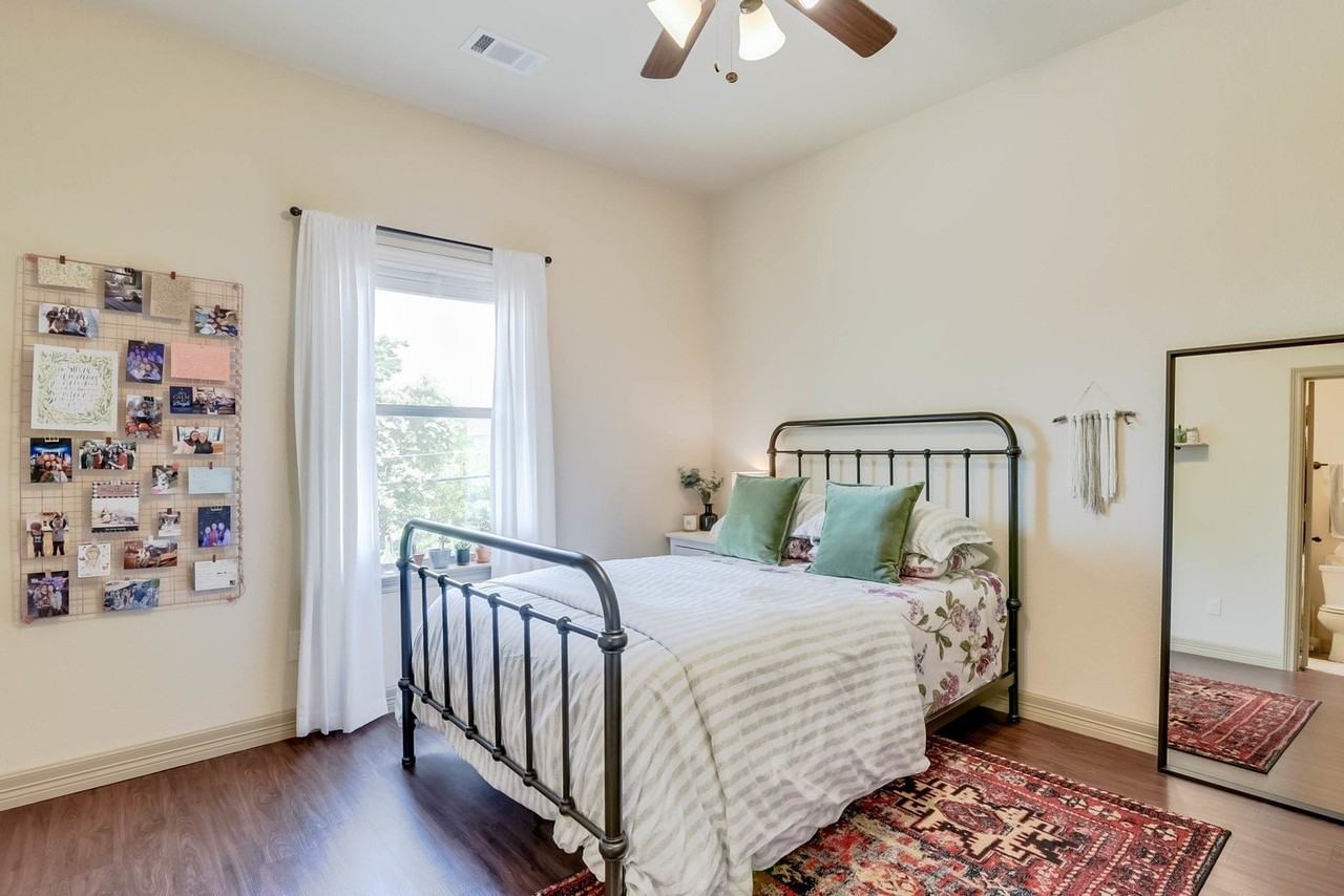 2724 Forest Park Blvd - Photo 5 of 6