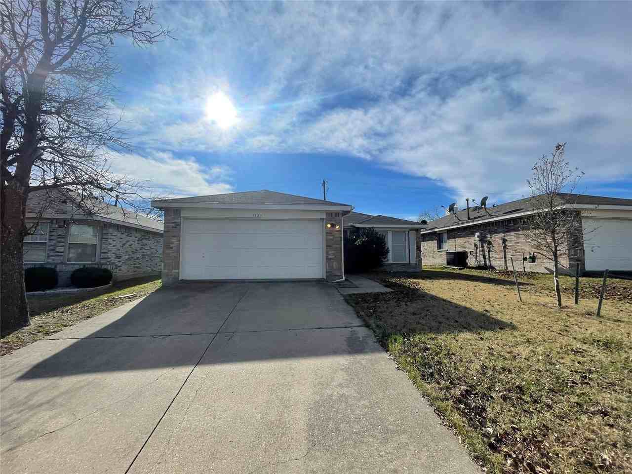 1123 Singletree Dr - Photo 2 of 10