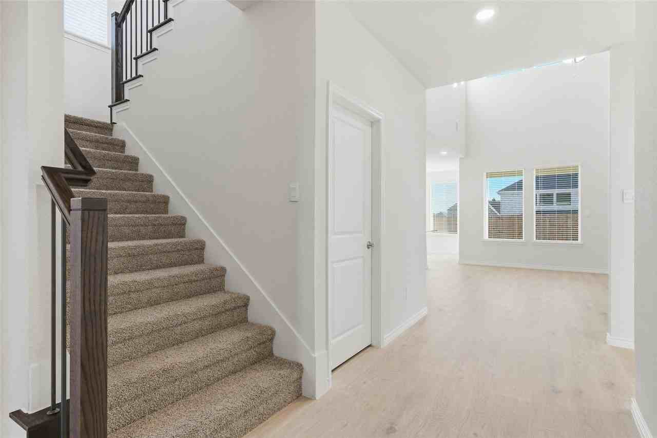 115 Sophie Dr - Photo 2 of 14