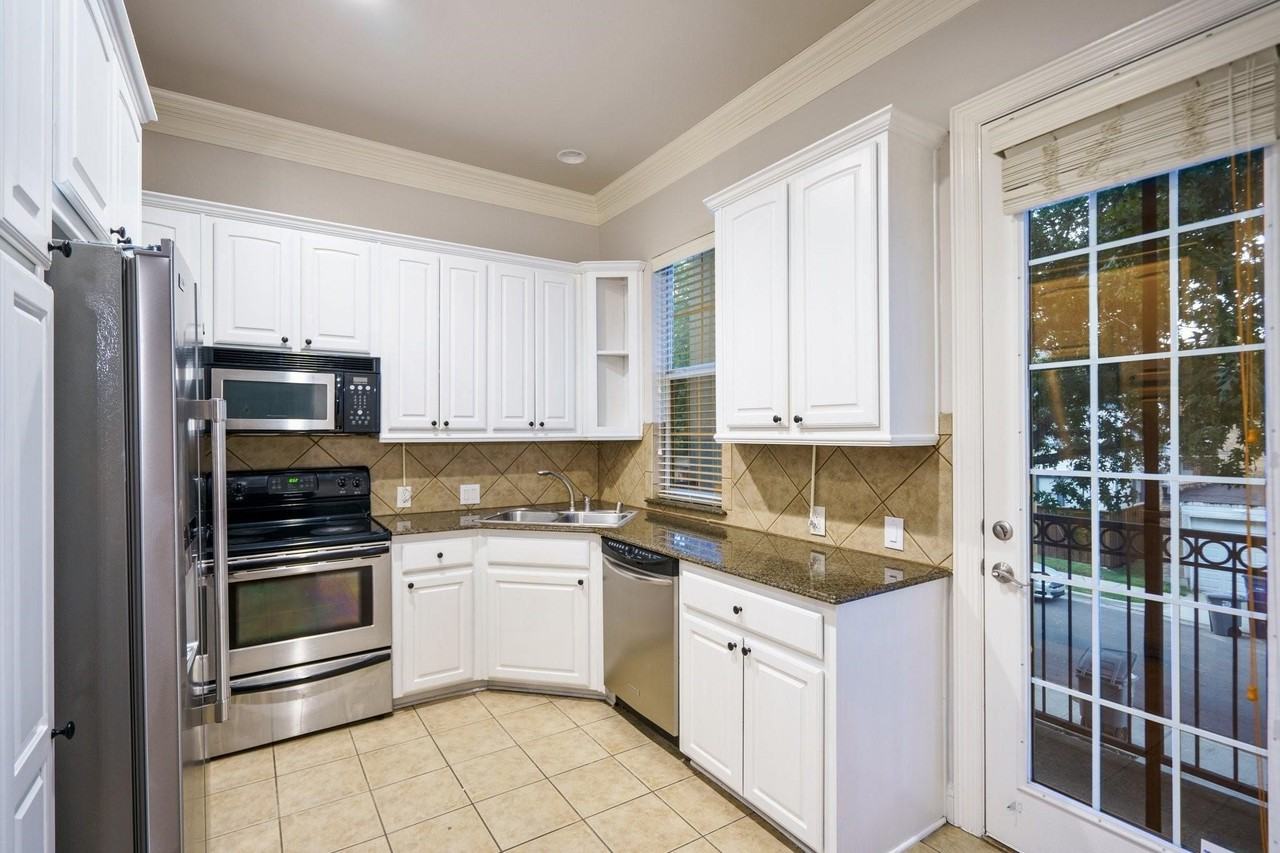5836 La Vista Dr - Photo 4 of 24